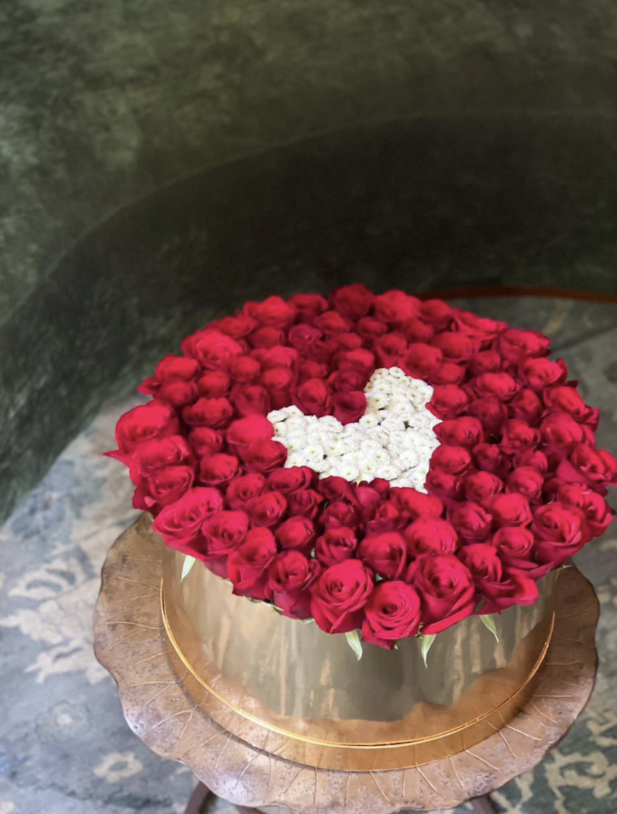 Arabella: 100 Red Roses